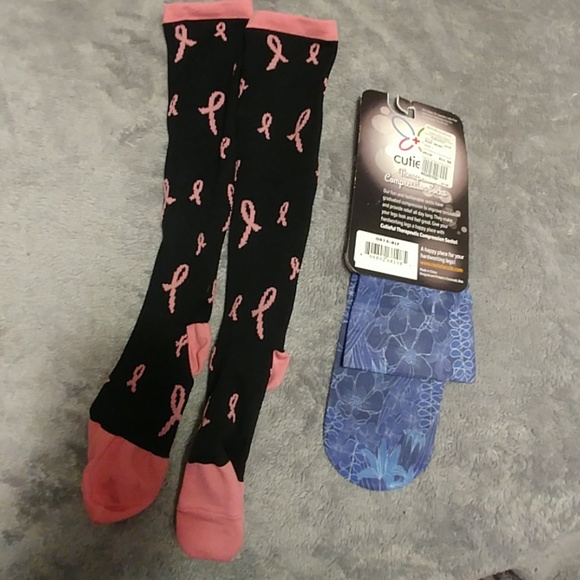 Therapeutic compression socks - Picture 1 of 3